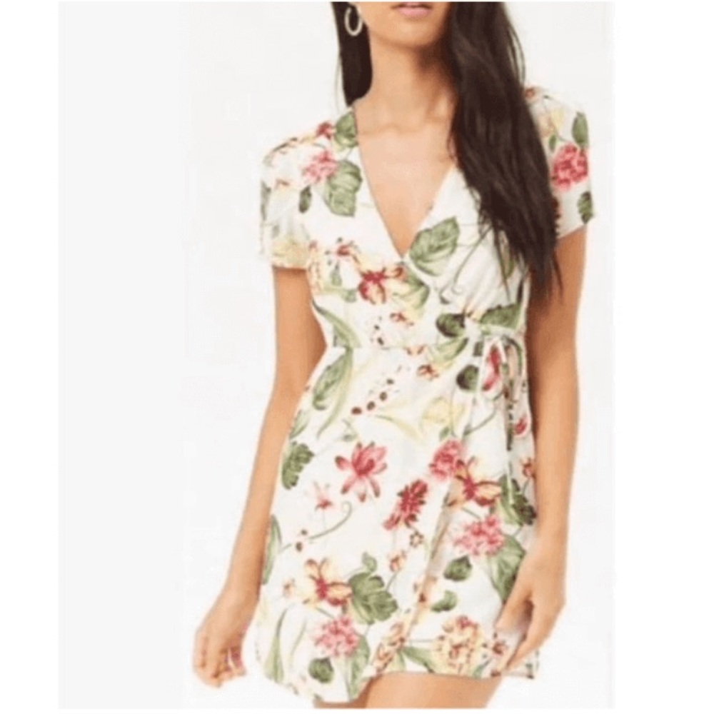 💚FOREVER 21💚 Preloved Floral Wrap Mini Dress Size:M EUC $20